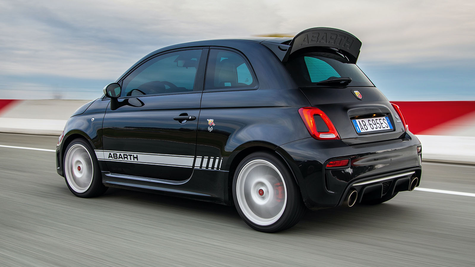 Abarth 695 Esseesse: Πριν το sold out! 